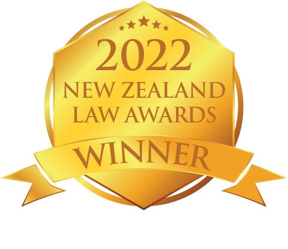 NZLA22 Gold Winner Medal_EMPLOYER OF CHOICE (LESS THAN 100 LAWYERS) WHITE